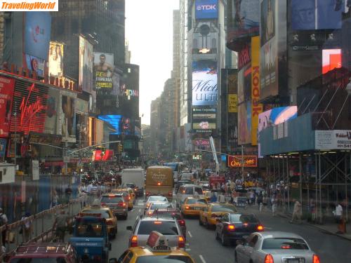 USA: Broadway, Times Square / Am Broadway, Richtung Times Square!