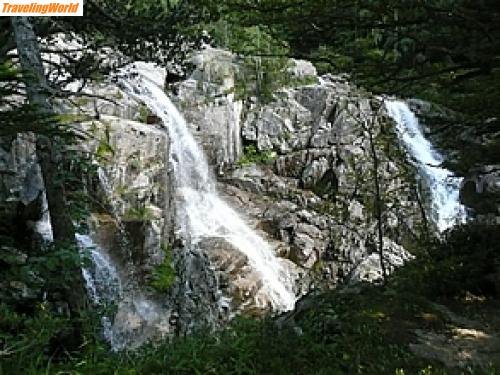 Spanien: P1010075 / Wasserfall vom \"Estanys de Besiberri\"