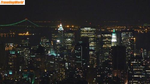 USA: 11 / NYC by night. Wir haben uns in die lange Schlange im Empire State Buildung eingereiht. Der Ausblick war ueberwaeltigend.