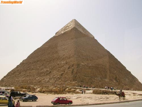 gypten: 306 / Pyramide in Kairo