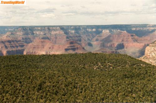 USA: File0198 / Rundflug mit dem Helikopter über den Grand Canyon
