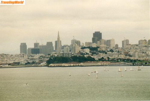 USA: File0322 / Blick auf sdie Skyline von der Golden Gate Brigde