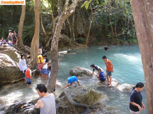 Thailand: DSCF1270 / Die Thais baden tw. voll bekleidet . Habe daher verzichtet hineinzugehen,