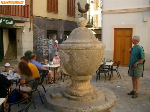 Spanien: Mallorca o4 m. Schr. 005 / ein Brunnen in Polensa