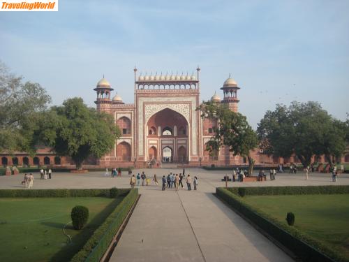 Indien: IMG_2511 / Ein Eingangsportal zum Taj Mahal / Agra