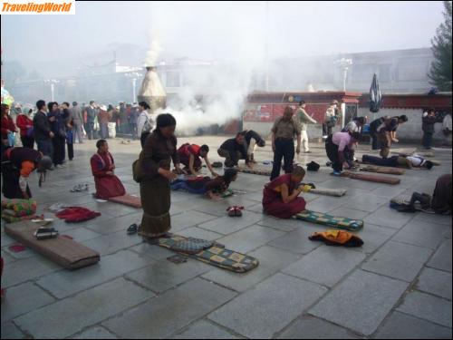 China: 10 i5 Am Jokhang Tempel / 