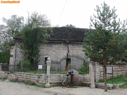 Albanien: biker-2-franz-303-Kopie / die Kirche des Heiligen Nikolas (Shen Kolli)