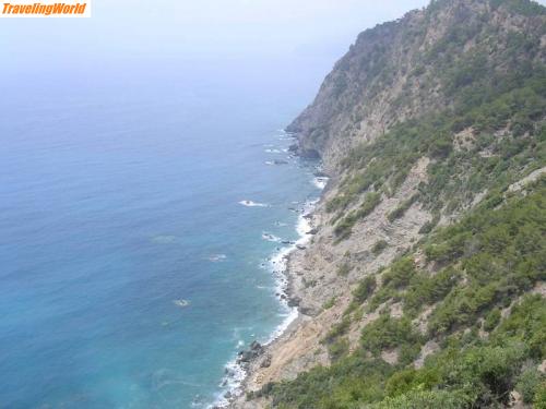 Türkei: 2 steile Küste / Hier geht es steil Bergab.