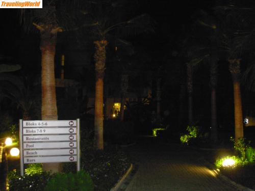 Trkei: Türkei 2007 045 / Der Hauptweg in der Anlage bei Nacht