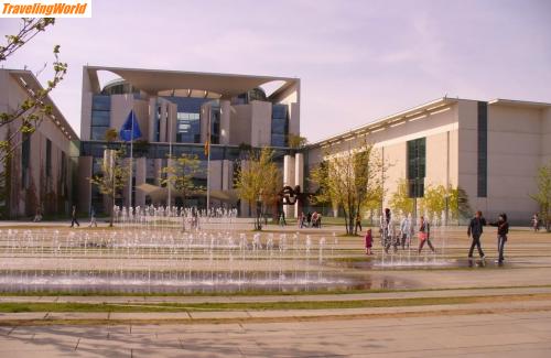 Deutschland: bundeskanzleramt2 / Das Bundeskanzleramt von vorn