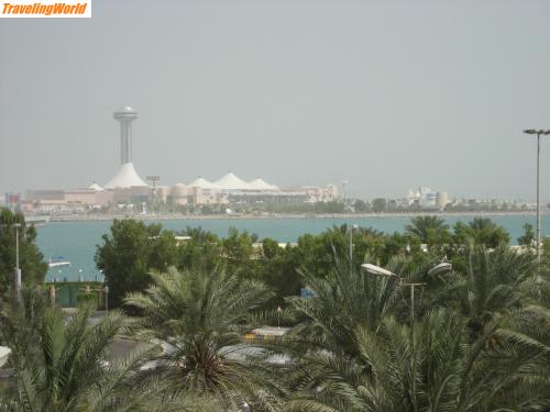 Vereinigte Arabische Emirate: Ausblick vom Hilton Abu Dhabi auf Marina Mall / Ausblick vom Hilton Hotel auf das Einkaufszentrum Marina Mall...