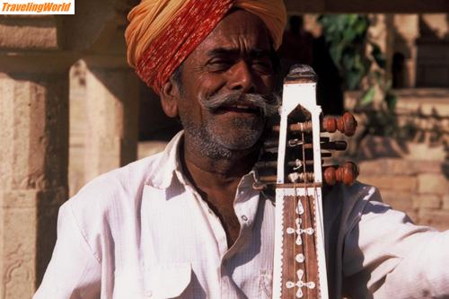 Indien: MusikerVerkl01 / Strassenmusiker