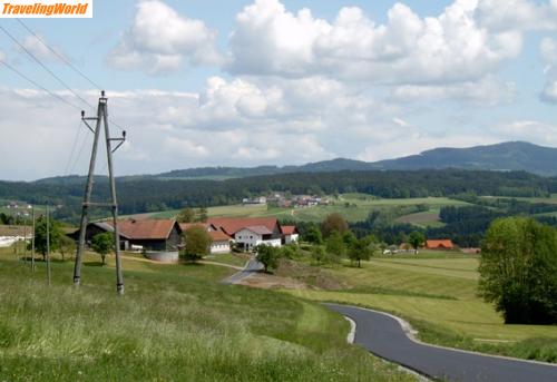 sterreich: webVonKubingauscut / Blick auf mein Heimatdorf (im Hintergrund) - Gemeinde Esternberg