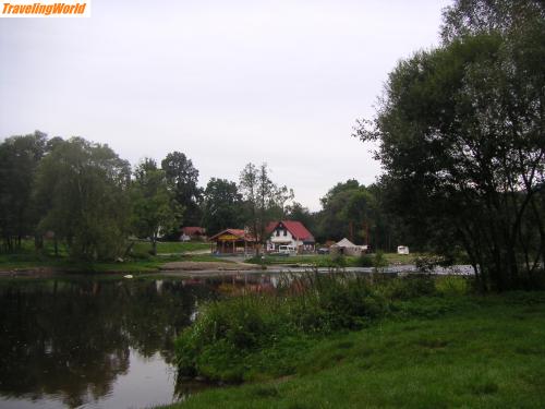 Tschechien: PICT2415 / Solche Labestationen gibt es entlang des Flüsses genug. Nur so ruhig wie hier ist es nur auser halb der Saison!