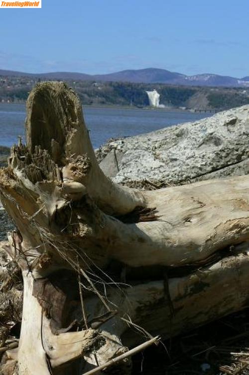 Kanada: quebec4 / Chute de Montmorency von der Ile de Orleans aus gesehen