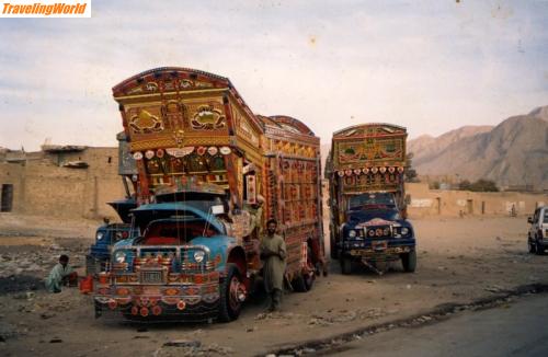 Pakistan: 041 trucks / 