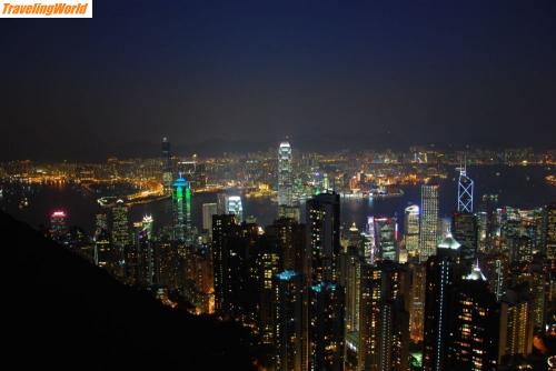 China: HongKong-Night-Skyline / 