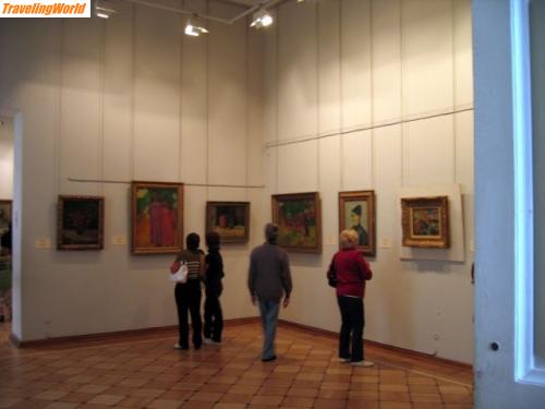 Russland: Moskau 2 512 / Russische Kriegsbeute aus Nazi -Deutschland: Französische Expressionisten, nach 50 Jahren im Keller erstmals in der Erimitage.
Wert: unschätzbar, ähnliche Bilder wurden zum Stückpreis von 20 Mil. 
versteigert. allein in diesem Raum gbt`s ein Dutzend !!