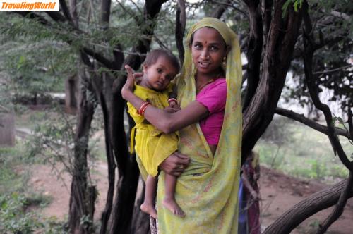 Indien: India_20080826_020 / Frau und Kind
