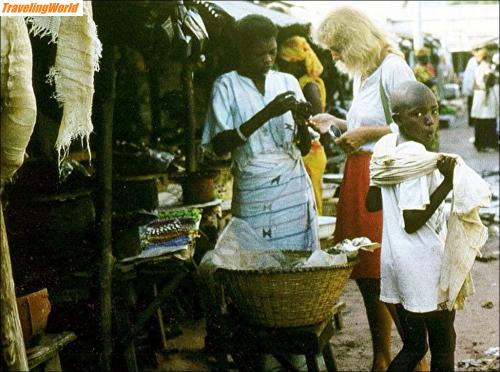 Gambia: 03 Auf dem Markt in Banjul / 