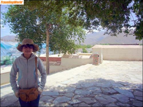 China: 10 e7 Am Sera Kloster / 