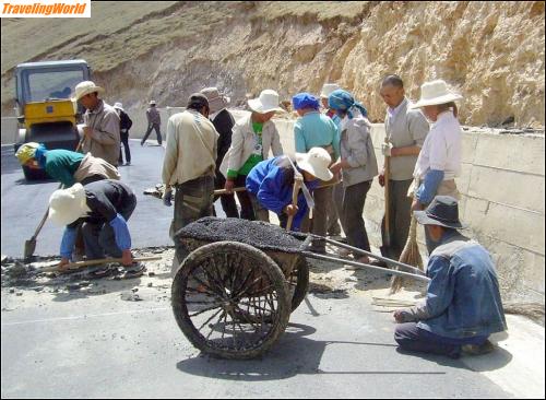 China: 10 r13 Die Strasse nach Lhasa / 