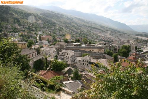 Albanien: Blick-von-der-Burg-1 / Blick von der Burg auf Gjirokastra
