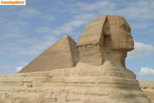 �gypten: IMG_5153 / Die Sphinx tr&auml;gt die Pyramide als Schneckenhaus