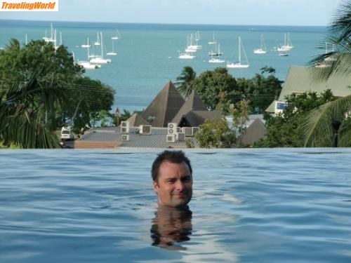 Australien: Genialer Pool mit Blick aufs Wasser Airlie Beach / Genialer Pool mit Blick aufs Meer Airlie Beach 06.11.2009