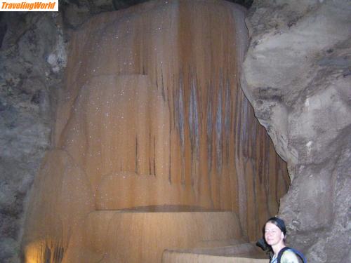 Thailand: P2260174 / versteinerter Wasserfall in einer Höhle