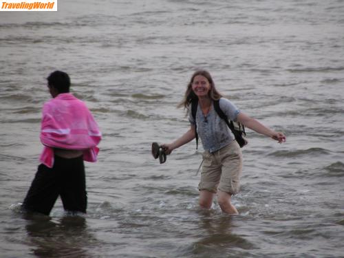 Indien: P1040224 / Fluss&uuml;berquerung