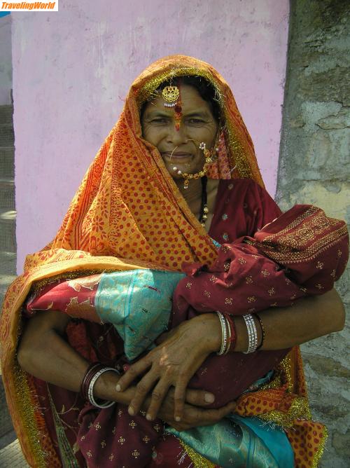 Indien: P8240101 / Frau in Garwhal