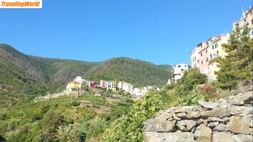 Italien: K1600_Unbenannt / Farbenfrohes Bergdrof \"Corniglia\"