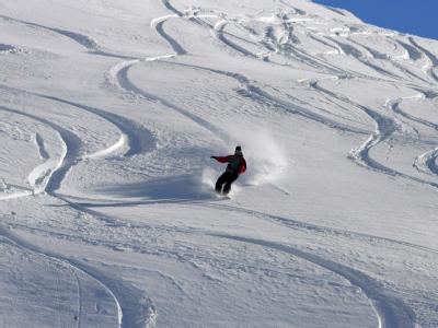 Snowboarder