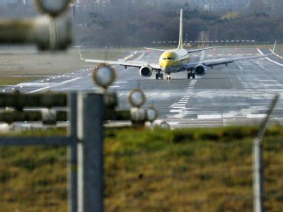 Flughafen Hamburg-Fuhlsb&uuml;ttel