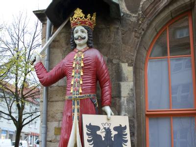 Roland vor dem Rathaus