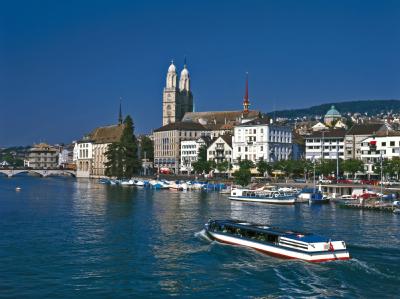 Zürich vom Wasser aus